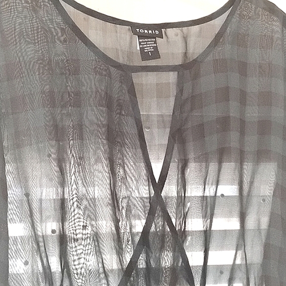 Torrid Women's Gingham Chiffon Surplice Peplum Blouse, Size: 1 - Picture 6 of 7